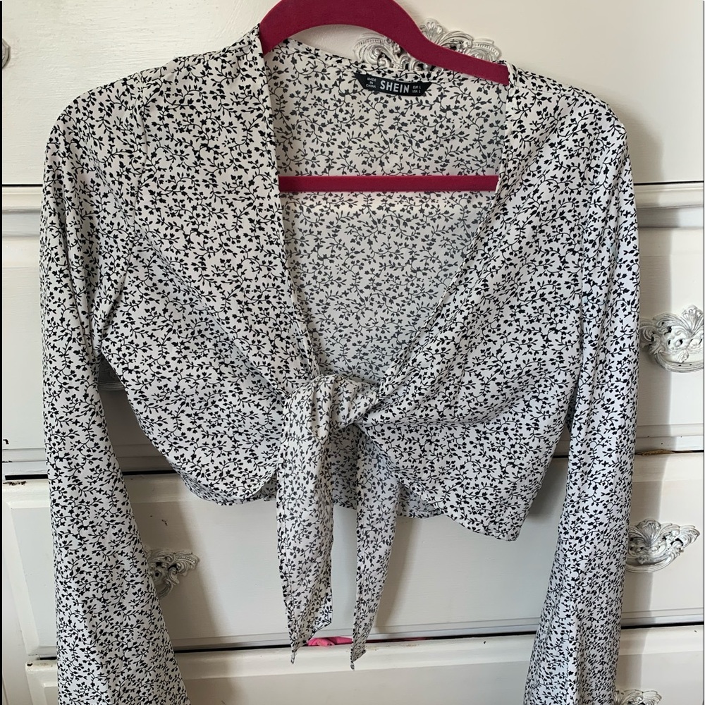SHEIN TIE FRONT TOP